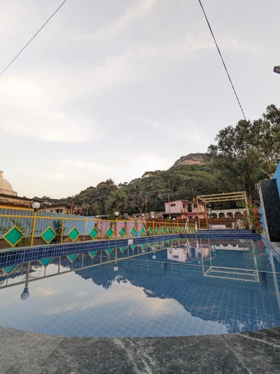Blue Bell Homestay Lonavala Luaran gambar