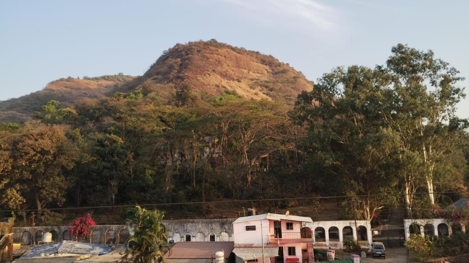 Blue Bell Homestay Lonavala Luaran gambar