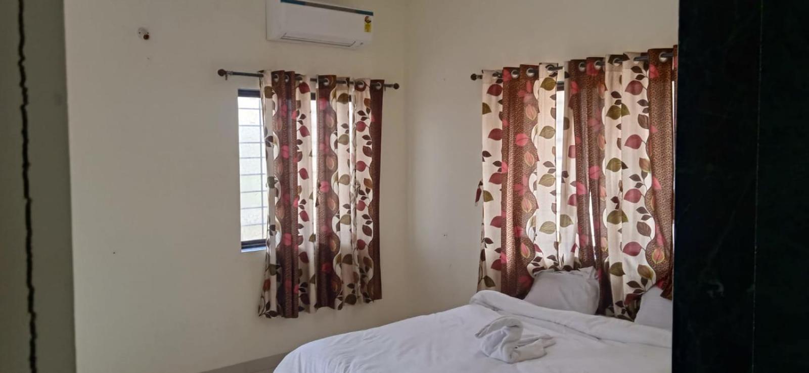 Blue Bell Homestay Lonavala Luaran gambar