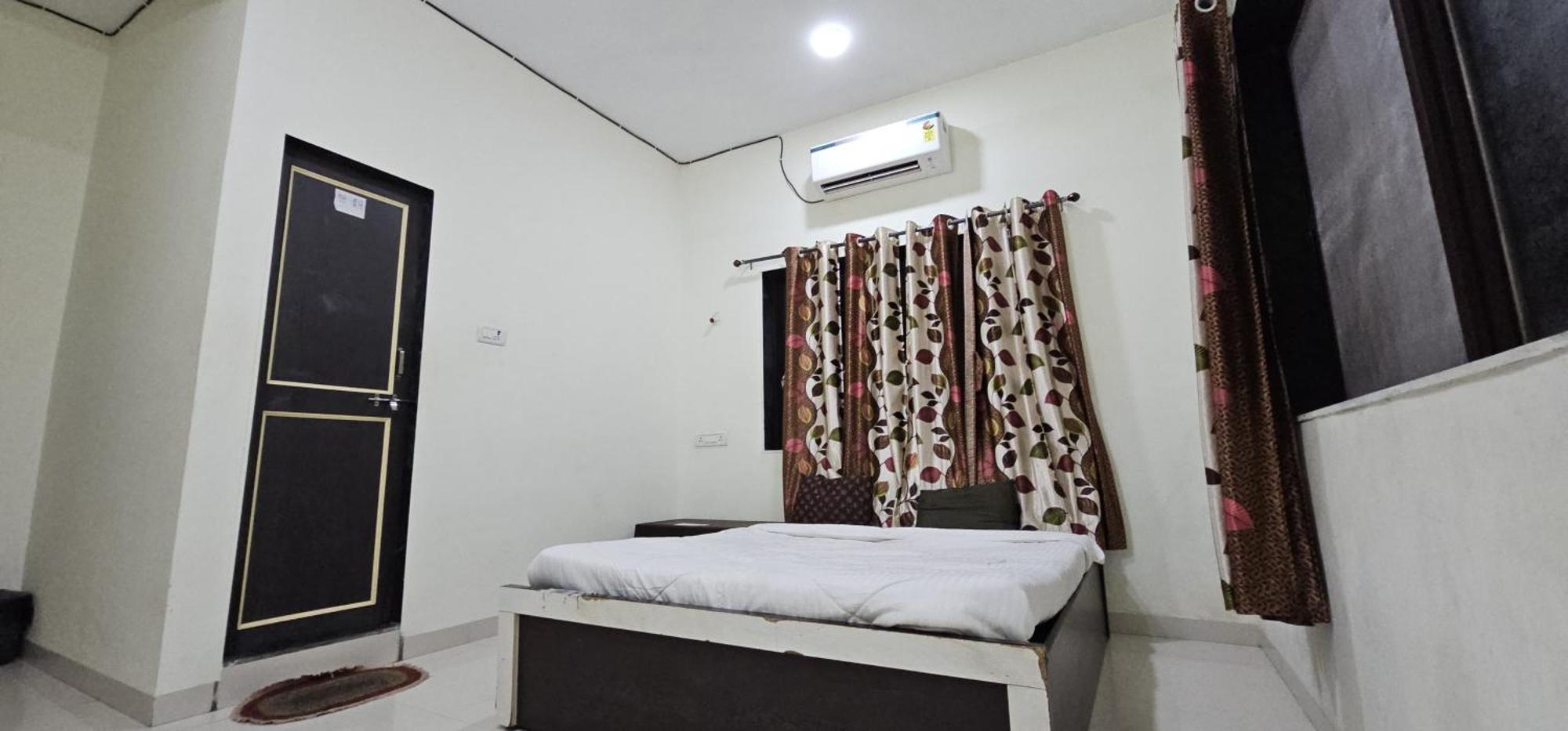 Blue Bell Homestay Lonavala Luaran gambar