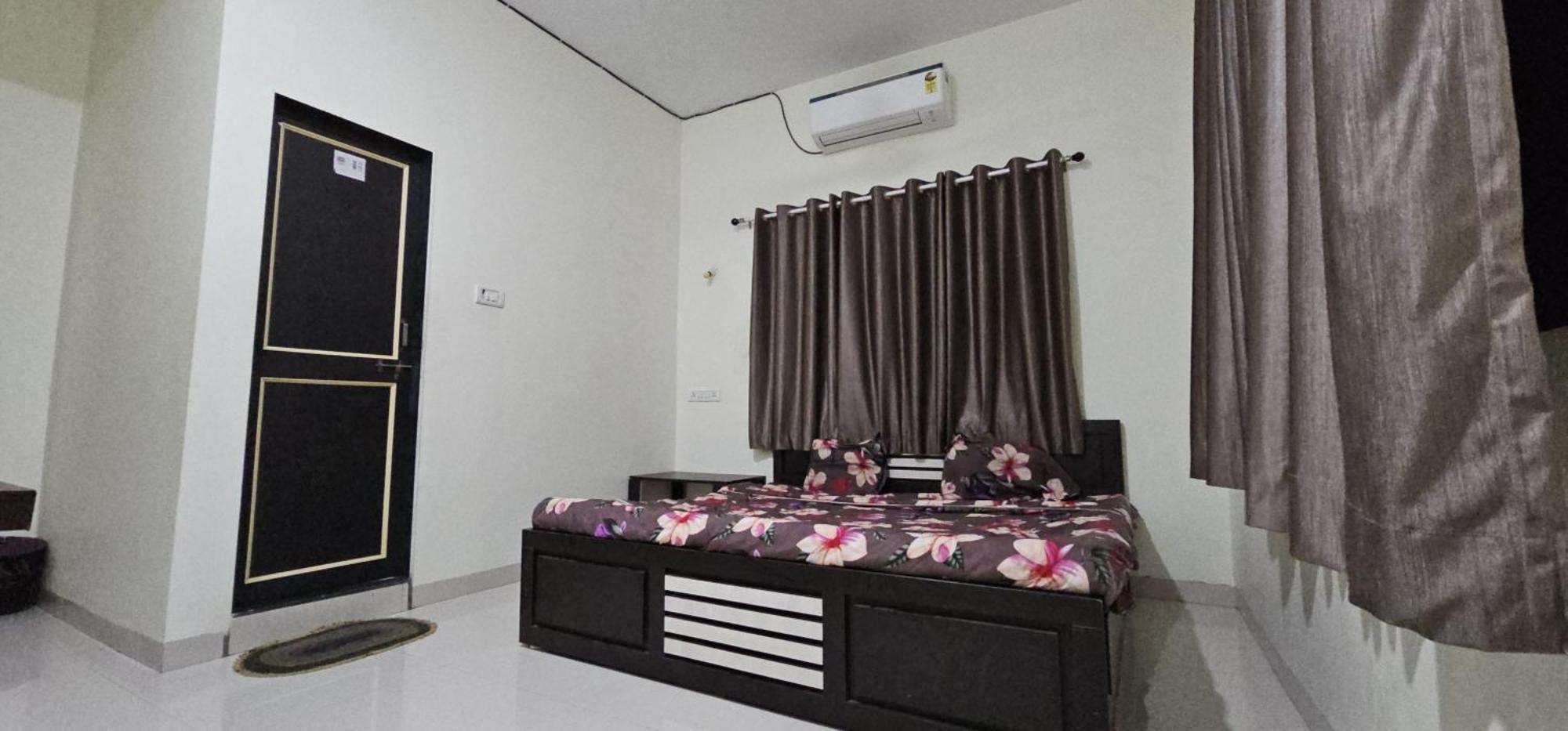 Blue Bell Homestay Lonavala Luaran gambar