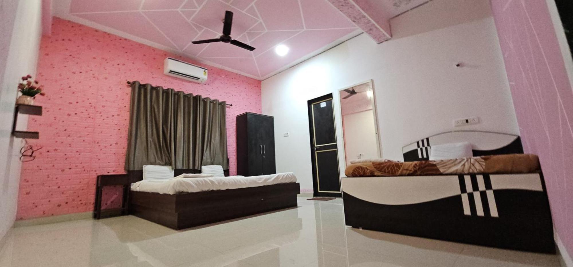 Blue Bell Homestay Lonavala Luaran gambar